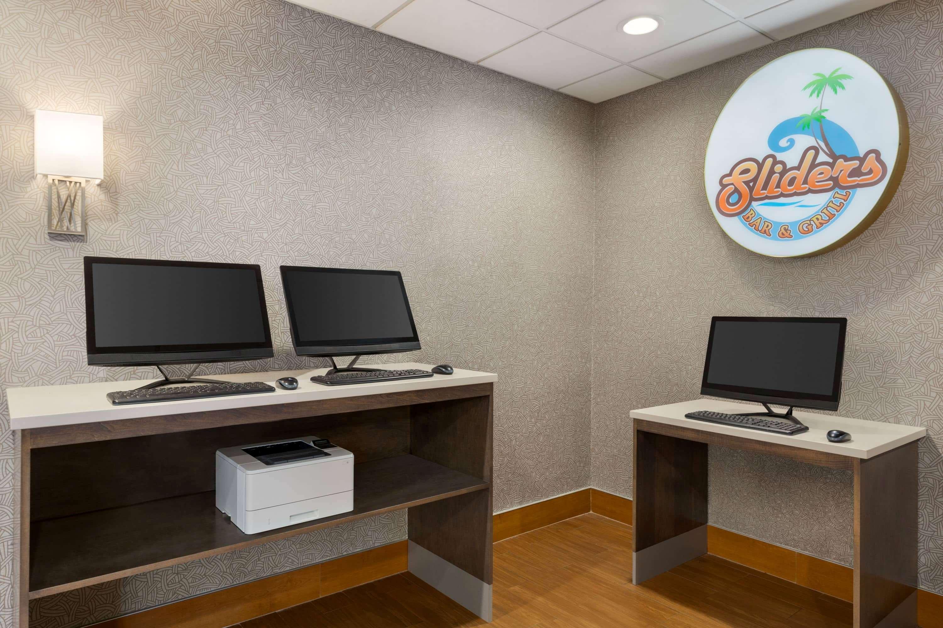 La Quinta Inn And Suites By Wyndham At Watiki Waterpark Rapid City Zewnętrze zdjęcie