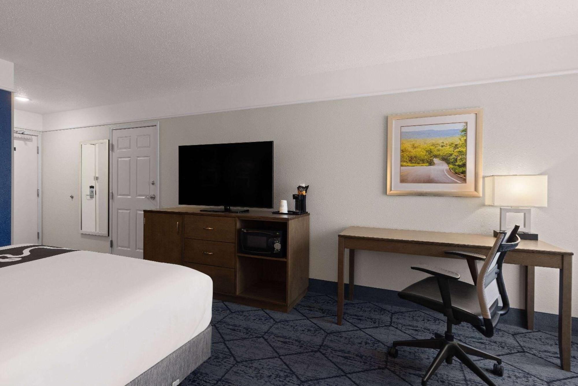 La Quinta Inn And Suites By Wyndham At Watiki Waterpark Rapid City Zewnętrze zdjęcie