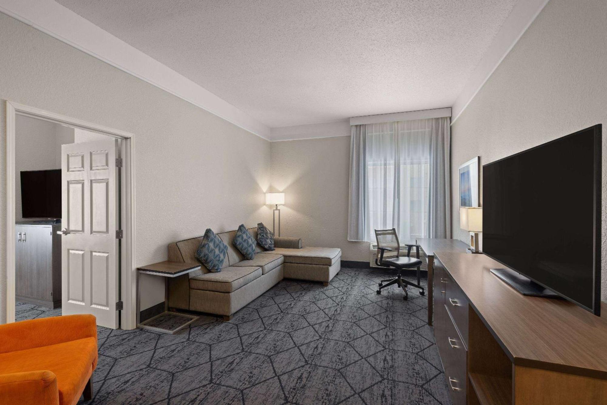 La Quinta Inn And Suites By Wyndham At Watiki Waterpark Rapid City Zewnętrze zdjęcie
