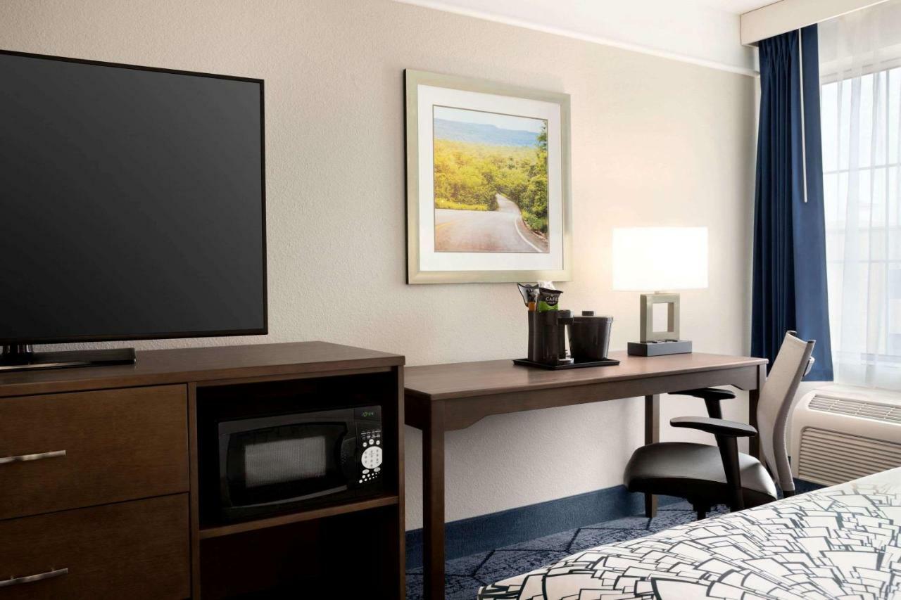 La Quinta Inn And Suites By Wyndham At Watiki Waterpark Rapid City Zewnętrze zdjęcie